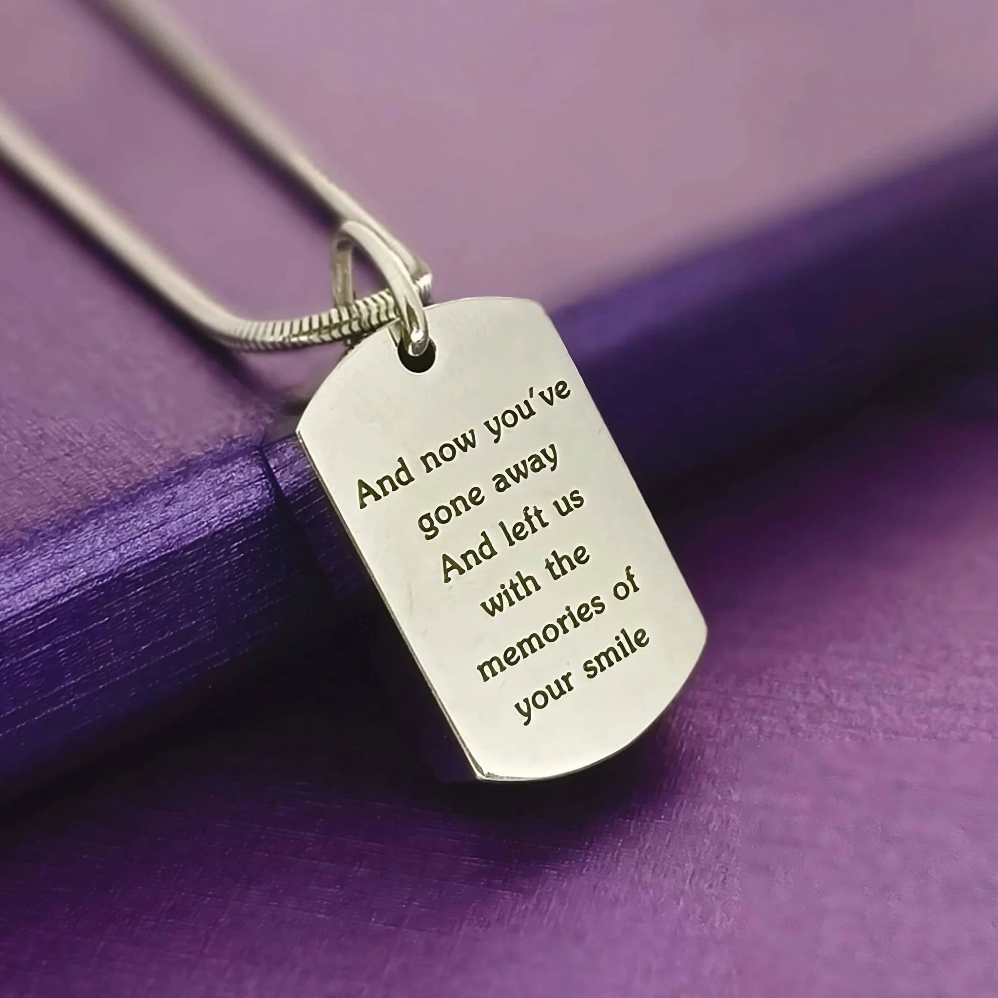 Fashion Forward: Styling Memorial Jewelry for the Fashion Conscious
