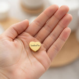 Love Heart Charm Cremation– gold heart bead engraved with ‘Isabella’, resting gently in the palm of a hand. A meaningful Belle Fever keepsake designed to hold love, memories & heartfelt connections.