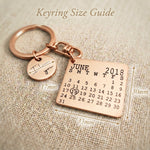 Size guide showing dimensions of personalised calendar keyring with engraved square tag and round disc charm
